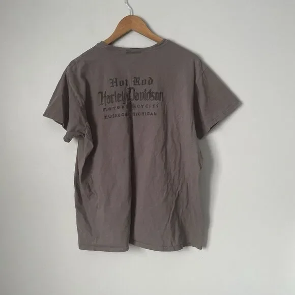 Harvley Davidson Cotton T Shirt Gray Skull Logo Muskegon, MI Hot Rod Men's Large - Picture 2 of 9